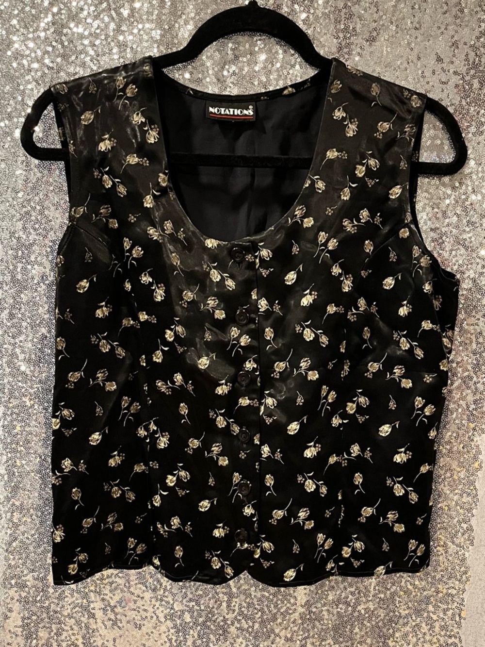 Notations Gothic Black Floral Button-Front Sleeveless Tunic